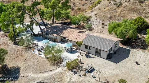 30325 N Brandywine Canyon Rd, Canyon Country, CA 91351