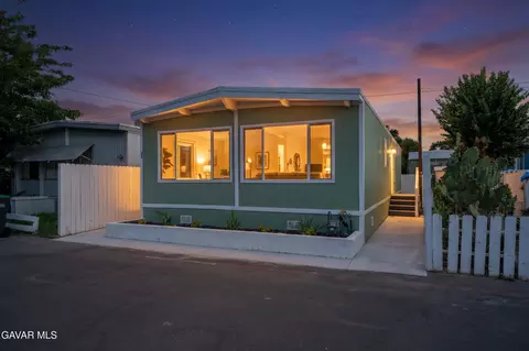 Exterior - 3157 E Avenue I #E2, Lancaster, CA 93535 photo 1 of 4