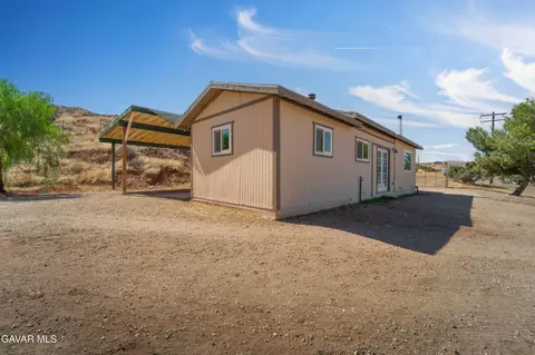 Exterior - 35602 12 Old Nadeau Rd, Palmdale, CA 93550 photo 2 of 4