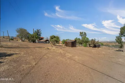 Exterior - 35602 12 Old Nadeau Rd, Palmdale, CA 93550 photo 3 of 4
