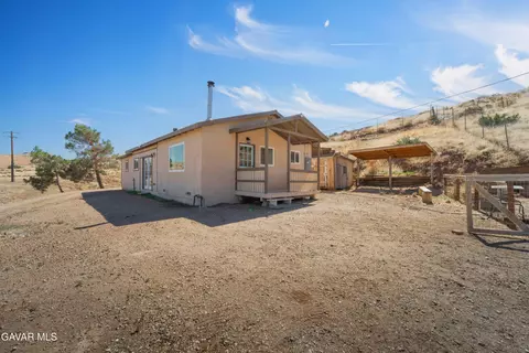 Exterior - 35602 12 Old Nadeau Rd, Palmdale, CA 93550 photo 1 of 4