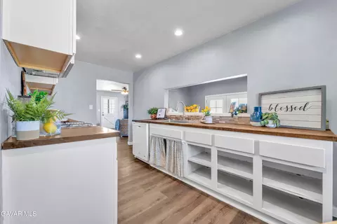 Entry Way - 35602 12 Old Nadeau Rd, Palmdale, CA 93550 photo 1 of 1