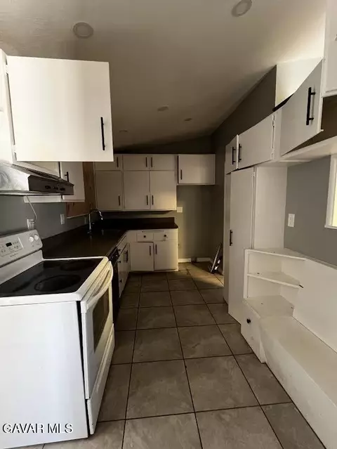 Kitchen - 44641 E 5th St, Lancaster, CA 93535 photo 2 of 2
