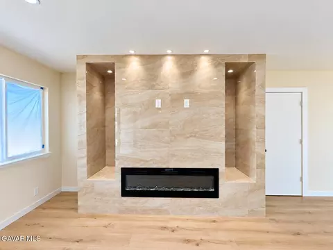 Living - 40356 Ronar St, Palmdale, CA 93591 photo 2 of 4