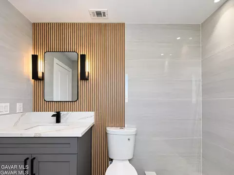 Bath - 40356 Ronar St, Palmdale, CA 93591 photo 19 of 27