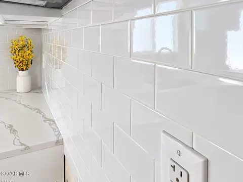 Kitchen - 40356 Ronar St, Palmdale, CA 93591 photo 6 of 7