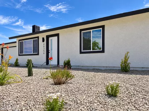 Exterior - 40356 Ronar St, Palmdale, CA 93591 photo 2 of 9