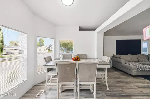 Dining - 45465 E 25th St #SPC 213, Lancaster, CA 93535 photo 1 of 2
