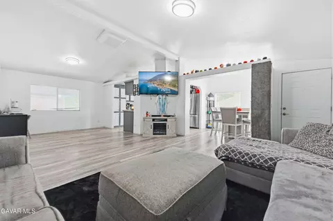 Living - 45465 E 25th St #SPC 213, Lancaster, CA 93535 photo 2 of 2