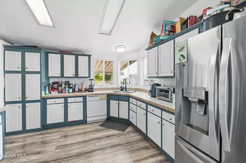 Kitchen - 45465 E 25th St #SPC 213, Lancaster, CA 93535 photo 1 of 3
