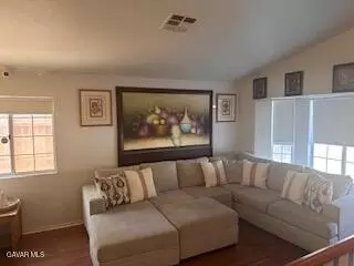 44535 Aspen St, Lancaster, CA 93535 photo 2