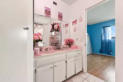 Bath - 44200 Kingtree Ave UNIT 14, Lancaster, CA 93534 photo 3 of 3