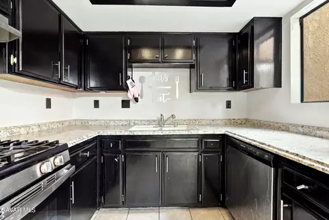 Kitchen - 44200 Kingtree Ave UNIT 14, Lancaster, CA 93534 photo 2 of 3