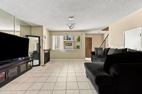 Living - 44200 Kingtree Ave UNIT 14, Lancaster, CA 93534 photo 2 of 2