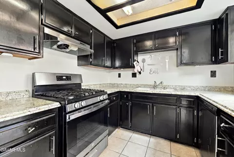 Kitchen - 44200 Kingtree Ave UNIT 14, Lancaster, CA 93534 photo 1 of 3