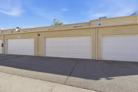 Exterior - 44200 Kingtree Ave UNIT 14, Lancaster, CA 93534 photo 3 of 5
