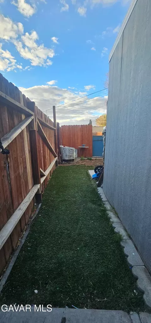 Exterior - 44122 20th St #35, Lancaster, CA 93535 photo 1 of 1