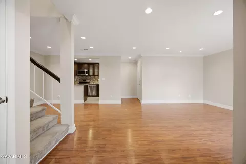Living - 19208 Hamlin St UNIT 5, Reseda, CA 91335 photo 8 of 10