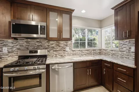 Kitchen - 19208 Hamlin St UNIT 5, Reseda, CA 91335 photo 2 of 3