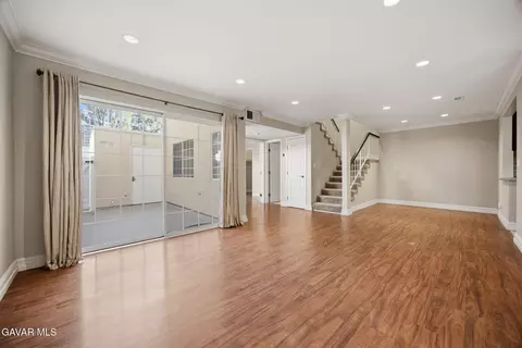 Living - 19208 Hamlin St UNIT 5, Reseda, CA 91335 photo 5 of 10