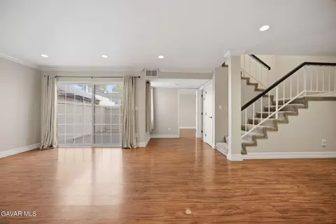 Living - 19208 Hamlin St UNIT 5, Reseda, CA 91335 photo 4 of 10