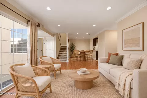 Living - 19208 Hamlin St UNIT 5, Reseda, CA 91335 photo 3 of 10