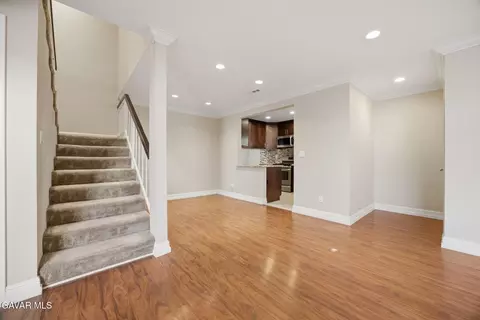 Living - 19208 Hamlin St UNIT 5, Reseda, CA 91335 photo 7 of 10