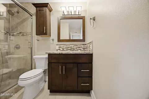 Bath - 19208 Hamlin St UNIT 5, Reseda, CA 91335 photo 3 of 3