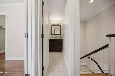 Entry Way - 19208 Hamlin St UNIT 5, Reseda, CA 91335 photo 3 of 4