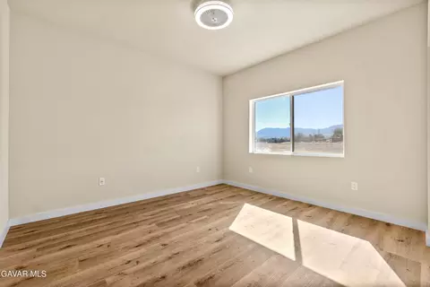 Bedroom - 37660 E 115th St, Littlerock, CA 93543 photo 5 of 6