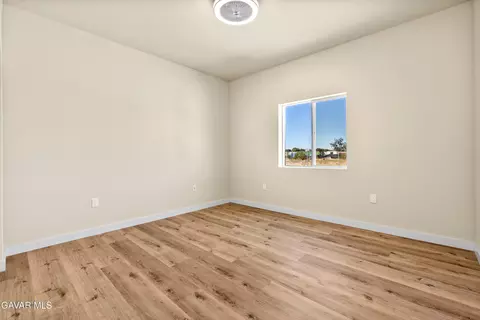 Bedroom - 37660 E 115th St, Littlerock, CA 93543 photo 3 of 6