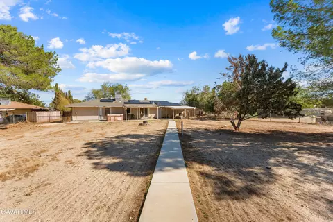 Exterior - 38625 159th St E, Palmdale, CA 93591 photo 4 of 7