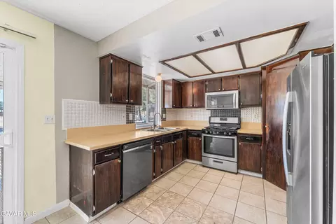 Kitchen - 38625 159th St E, Palmdale, CA 93591 photo 3 of 4