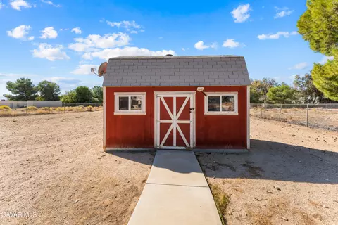Exterior - 38625 159th St E, Palmdale, CA 93591 photo 5 of 7