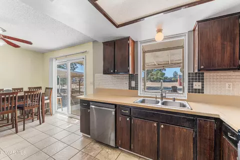 Kitchen - 38625 159th St E, Palmdale, CA 93591 photo 4 of 4