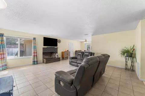 Living - 38625 159th St E, Palmdale, CA 93591 photo 3 of 3