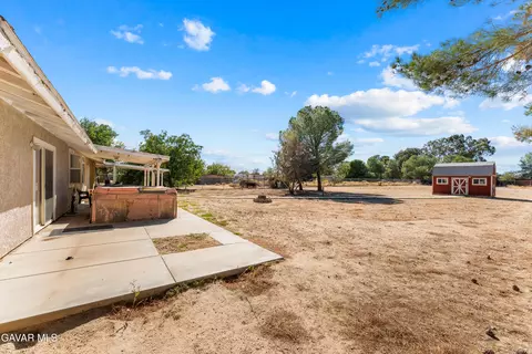 Exterior - 38625 159th St E, Palmdale, CA 93591 photo 6 of 7