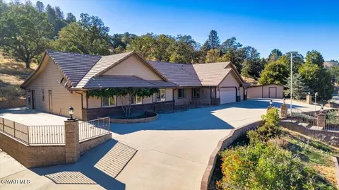 Exterior - 30100 Sunland Way, Tehachapi, CA 93561 photo 4 of 7