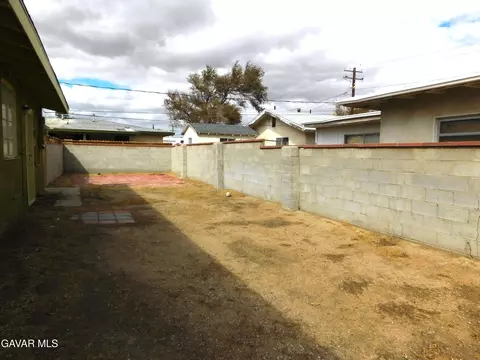 Exterior - 15600 M St, Mojave, CA 93501 photo 3 of 3
