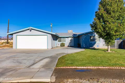 8773 N Loop Blvd, California City, CA 93505