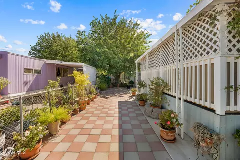 Exterior - 37311 E 47th St #203, Palmdale, CA 93552 photo 6 of 9