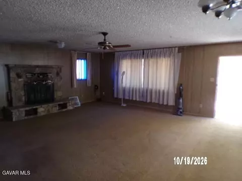 Living - 45823 190th St, Lancaster, CA 93535 photo 4 of 4