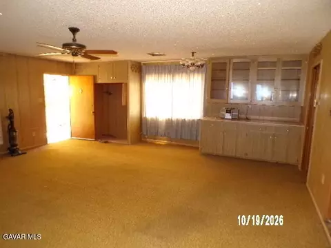 Living - 45823 190th St, Lancaster, CA 93535 photo 2 of 4