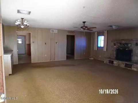 Living - 45823 190th St, Lancaster, CA 93535 photo 3 of 4