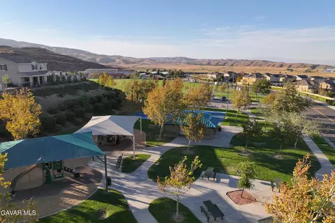 View/Area - 37639 Persimmon Ln, Palmdale, CA 93551 photo 5 of 6