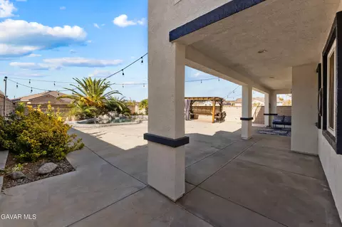Exterior - 37639 Persimmon Ln, Palmdale, CA 93551 photo 7 of 17