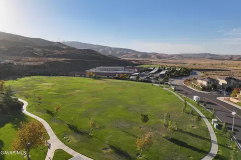View/Area - 37639 Persimmon Ln, Palmdale, CA 93551 photo 1 of 6