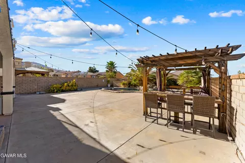 Exterior - 37639 Persimmon Ln, Palmdale, CA 93551 photo 3 of 17