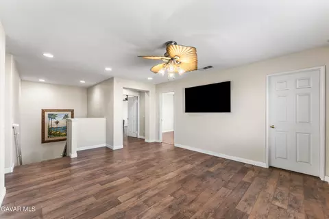 Living - 37639 Persimmon Ln, Palmdale, CA 93551 photo 7 of 12
