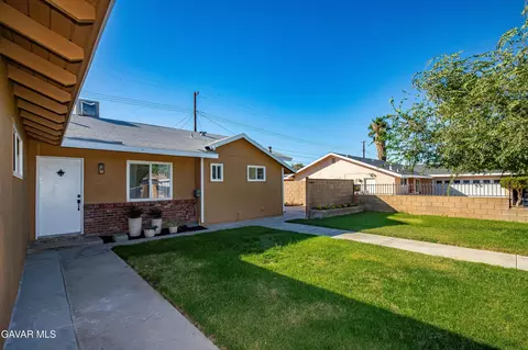 Exterior - 45329 Rodin Ave, Lancaster, CA 93535 photo 9 of 21